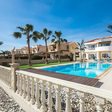 Βίλα Pearl 4 Bedroom Villa Λάρνακα
