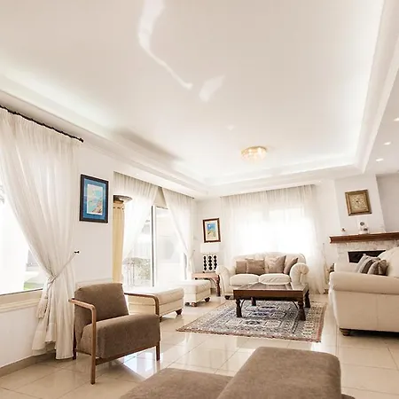 Pearl 4 Bedroom Villa *