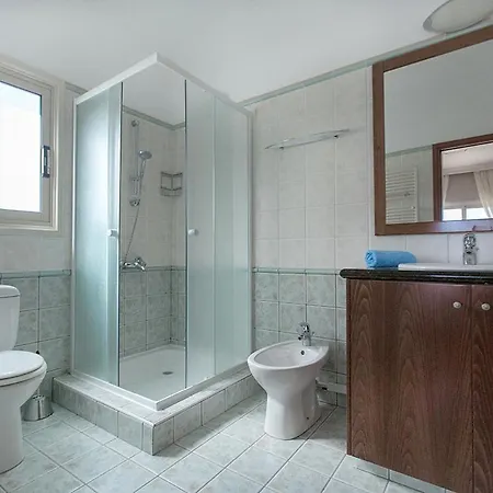 Pearl 4 Bedroom Villa Βίλα