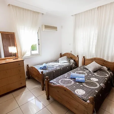 Pearl 4 Bedroom Villa *