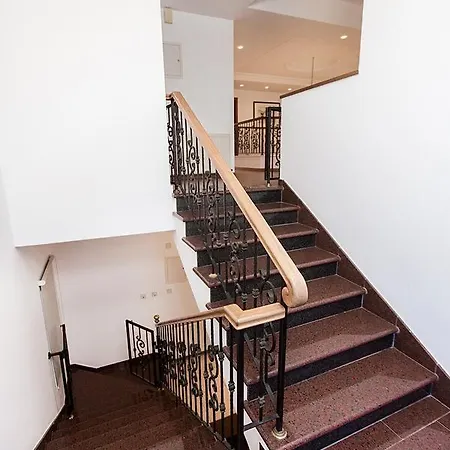 Pearl 4 Bedroom Villa Λάρνακα